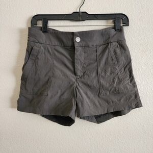 Athleta Trekkie Short 4" Ripstop Hiking Travel Grey Size 2 EUC